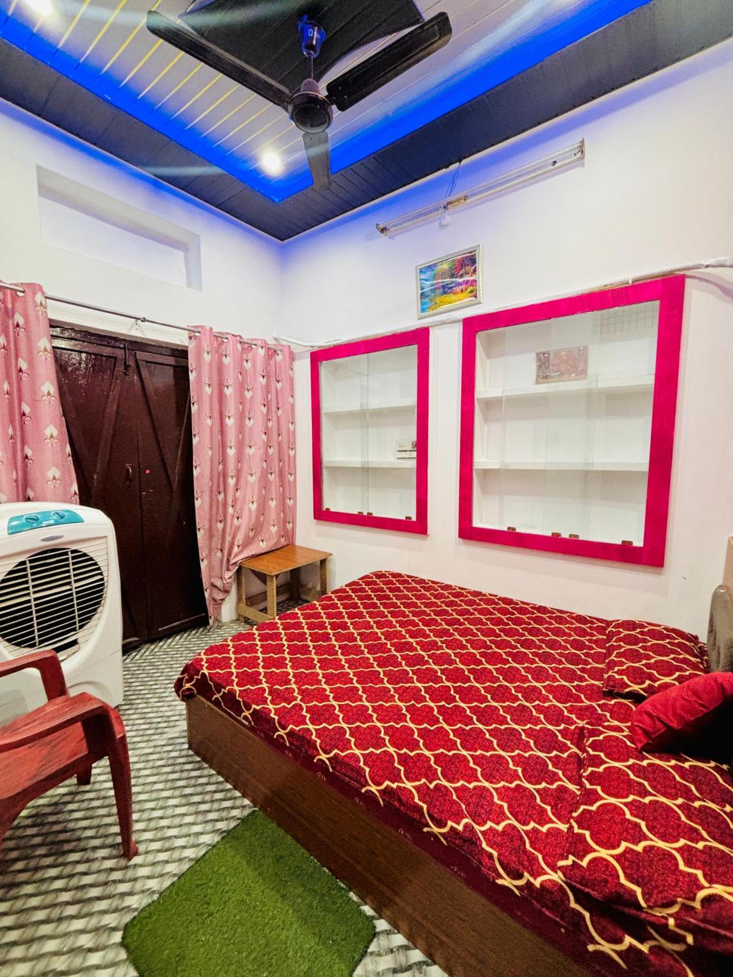 Shivalay Paying Guest House Benares Buitenkant foto