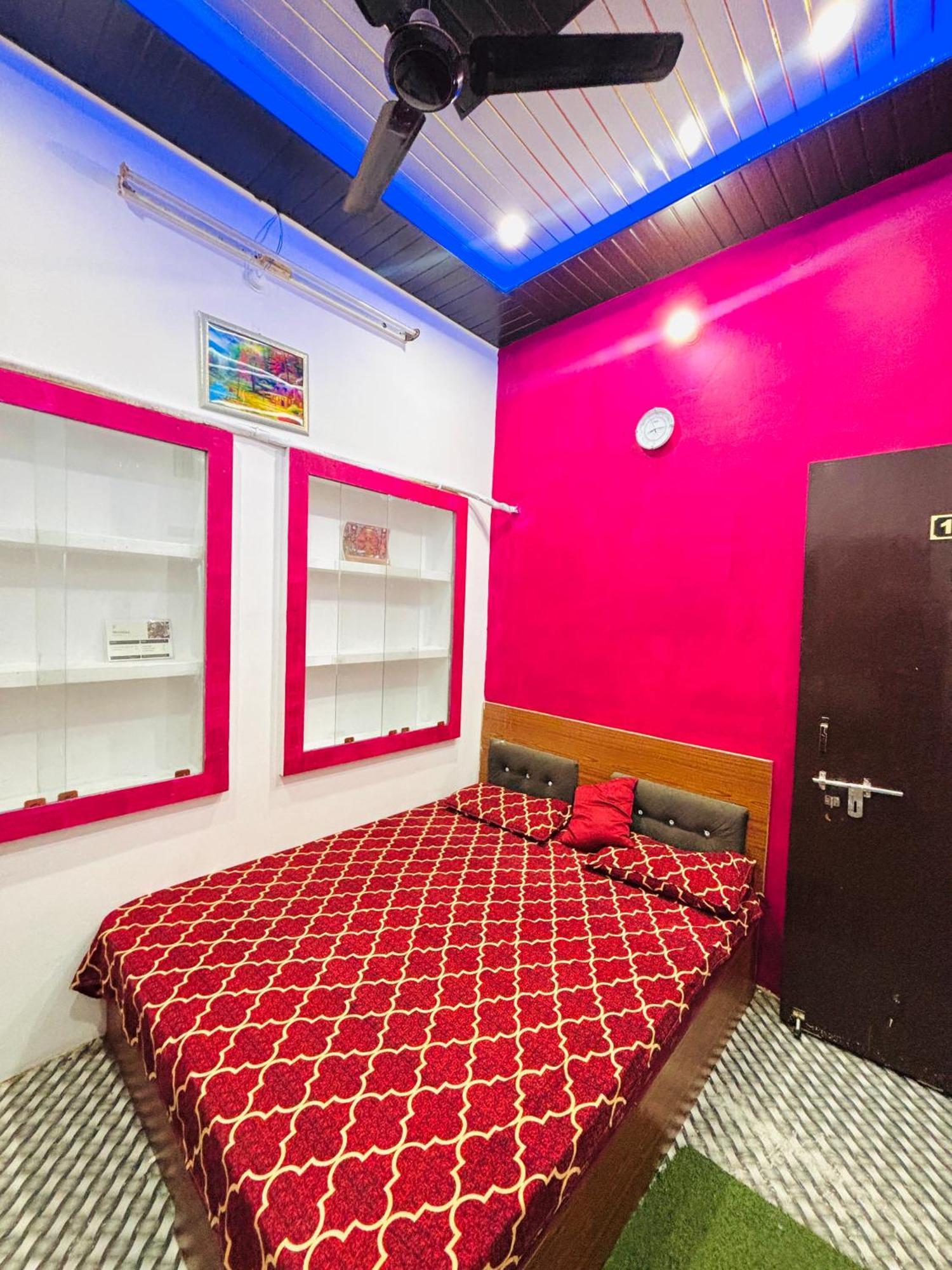 Shivalay Paying Guest House Benares Buitenkant foto