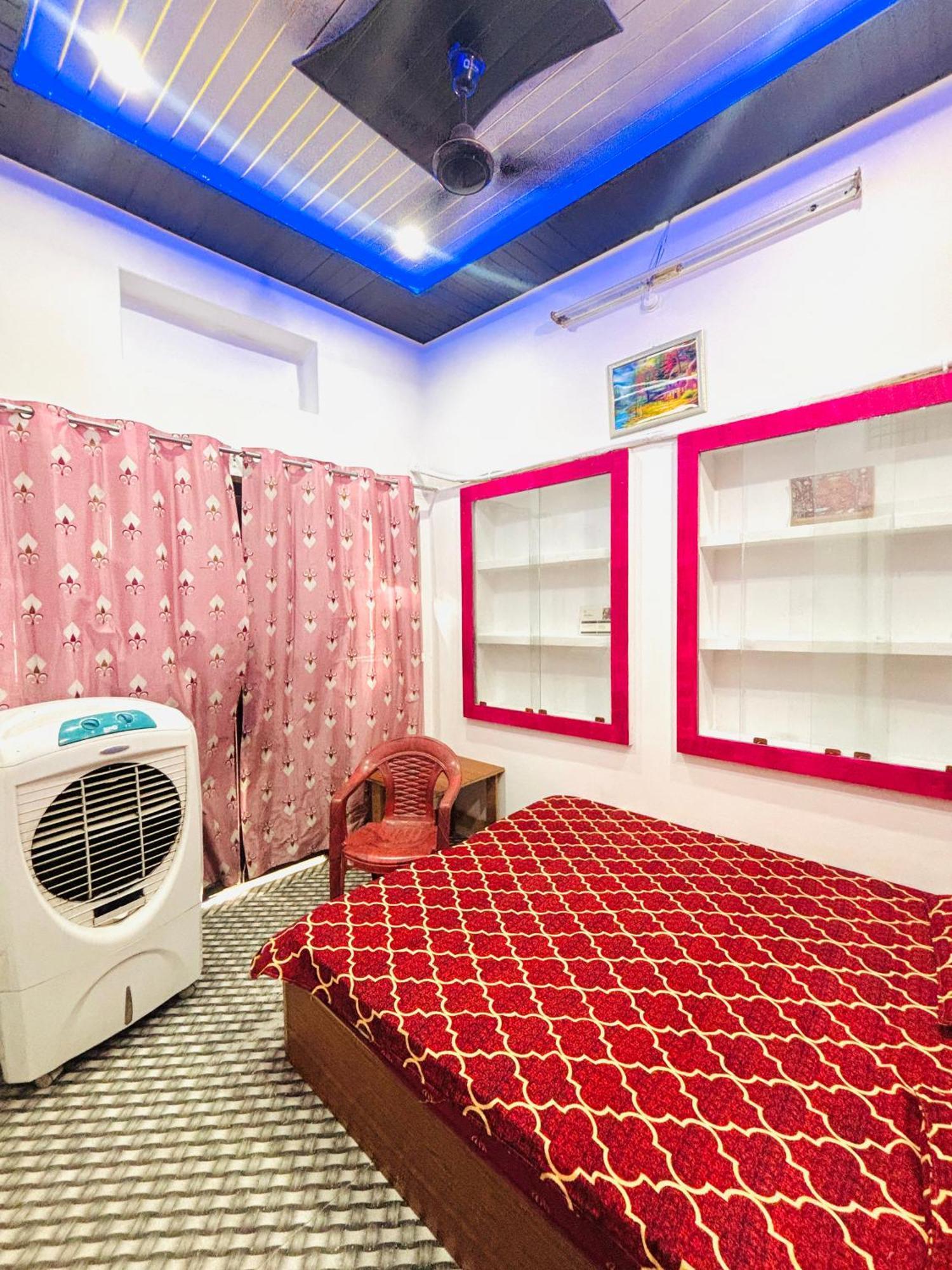 Shivalay Paying Guest House Benares Buitenkant foto