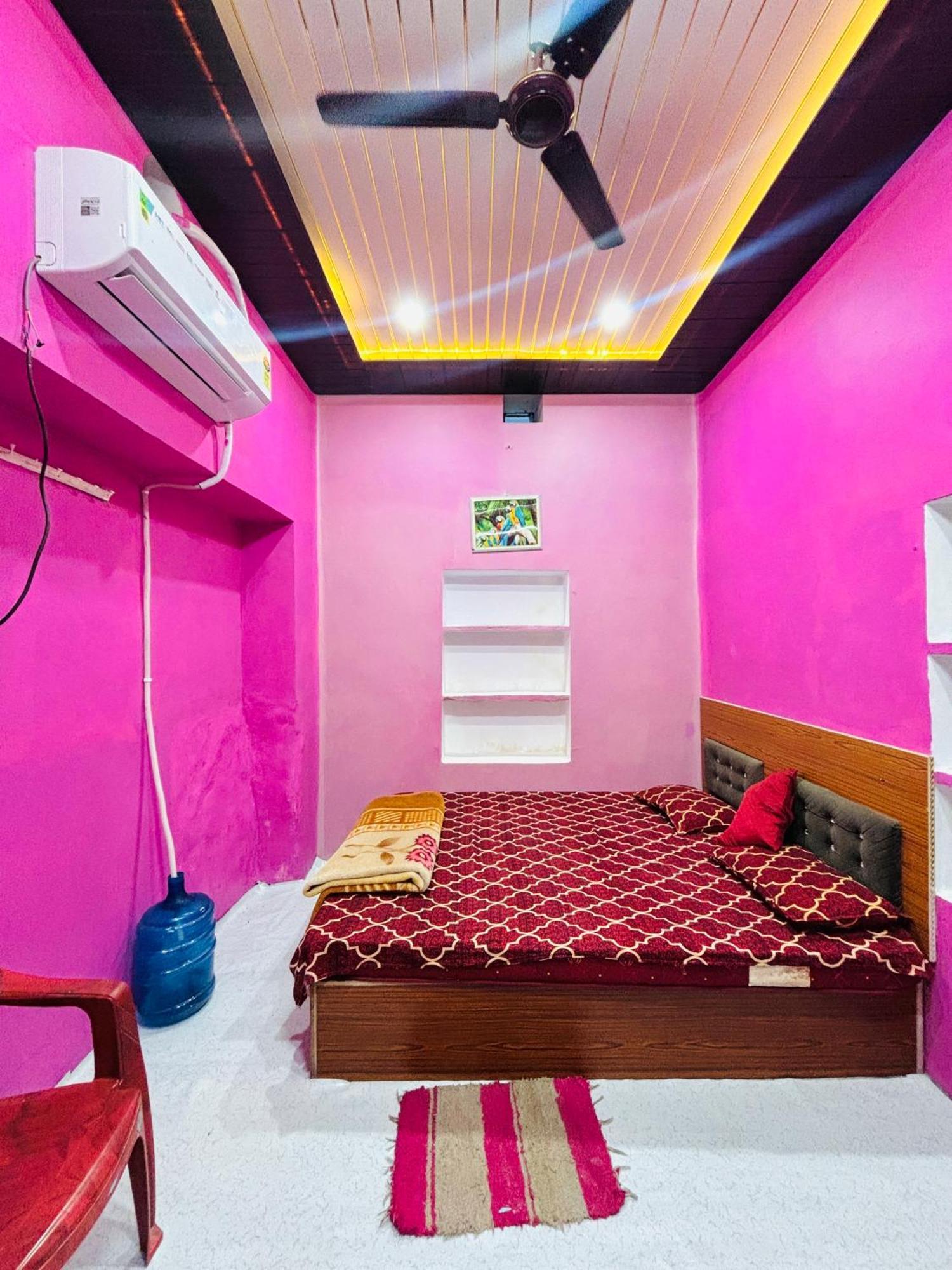 Shivalay Paying Guest House Benares Buitenkant foto