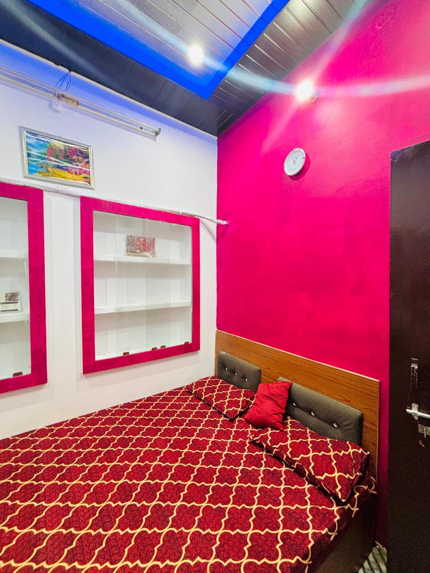 Shivalay Paying Guest House Benares Buitenkant foto