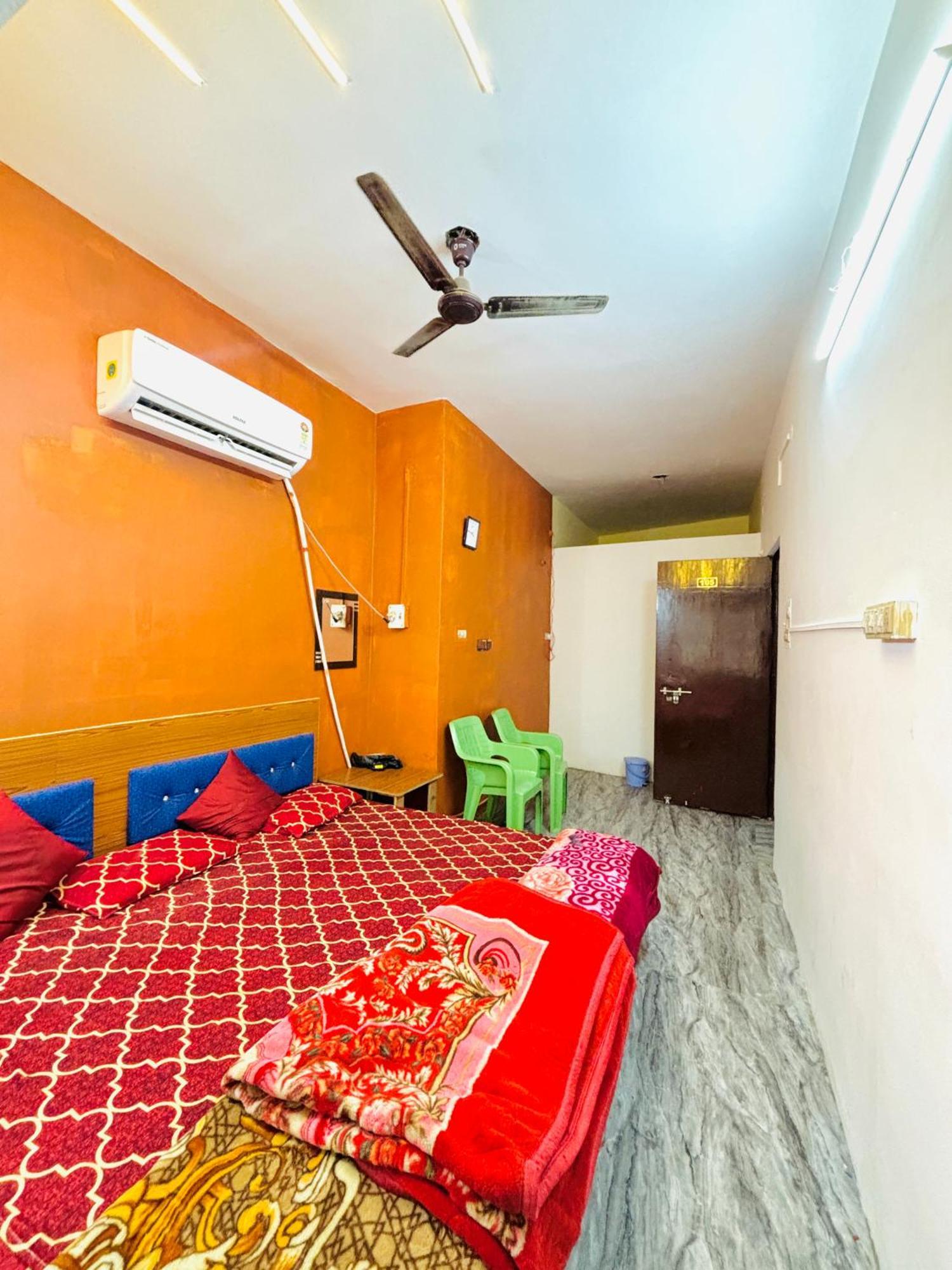 Shivalay Paying Guest House Benares Buitenkant foto