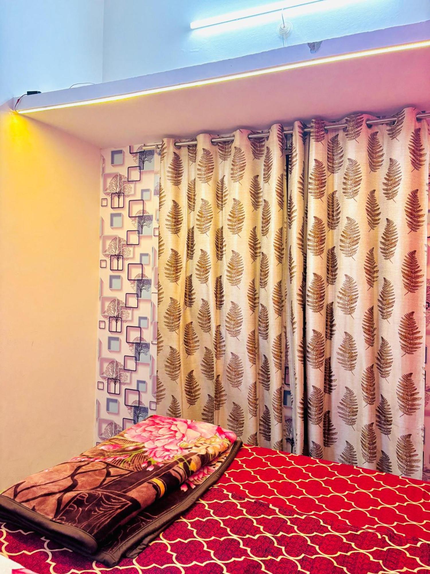 Shivalay Paying Guest House Benares Buitenkant foto